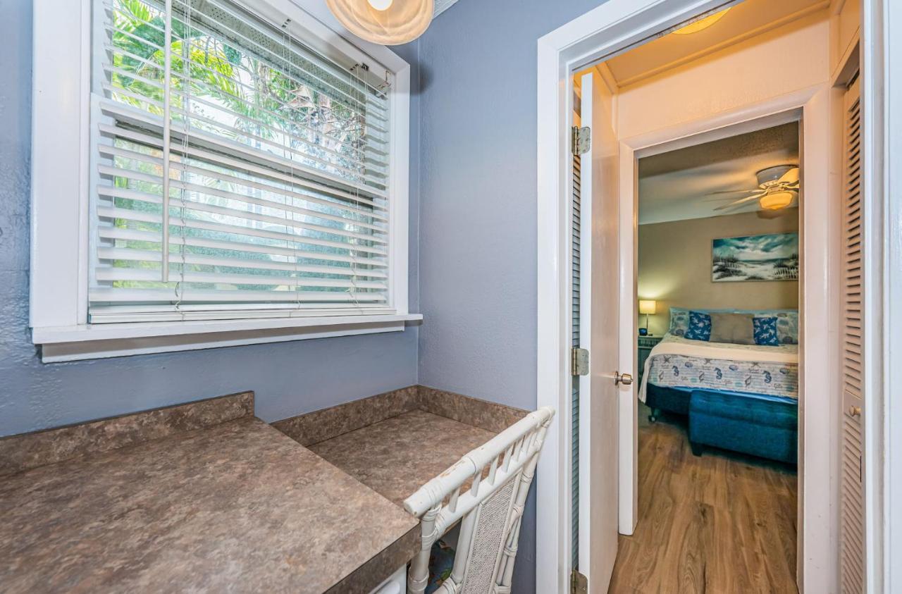 Sunset Beach Bungalow 1 St. Pete Beach Extérieur photo